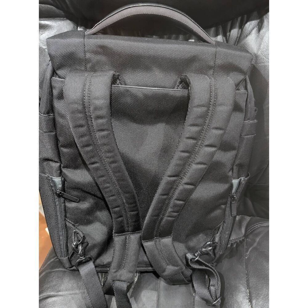 Tumi backpack - Picture 3 of 9